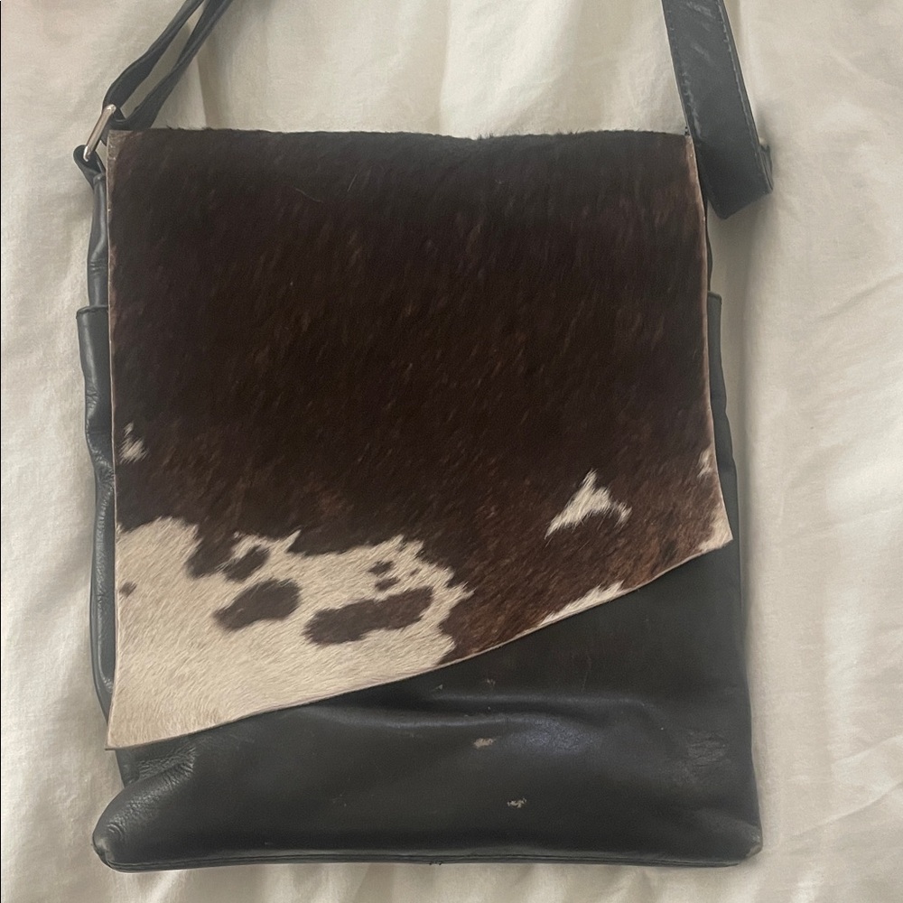 Stylish Black and Brown Leather purse.